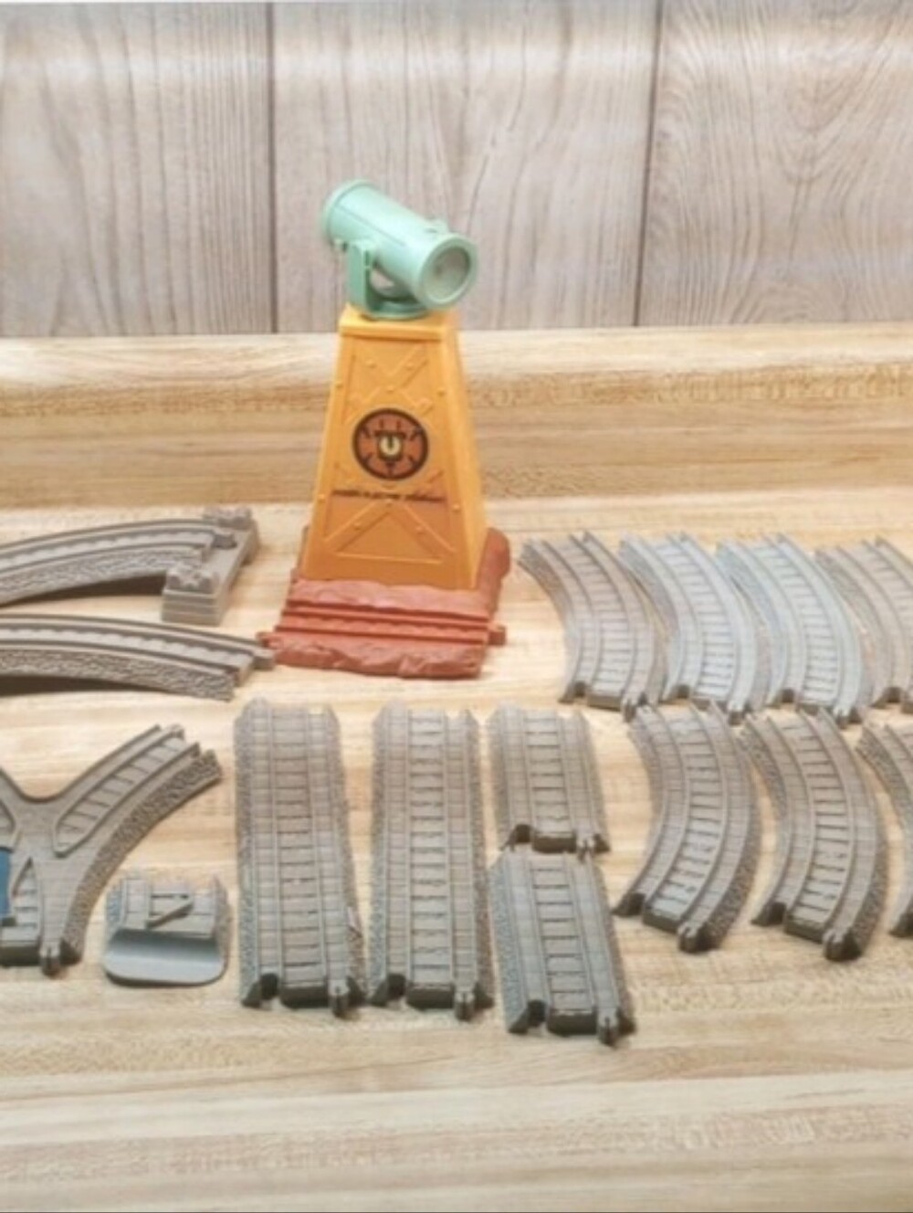 Thomas and Friends search and rescue searchlight track set